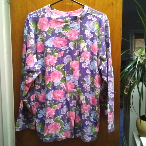 Buck & Buck Printed Wrap Back Top Size XL - Picture 2 of 4